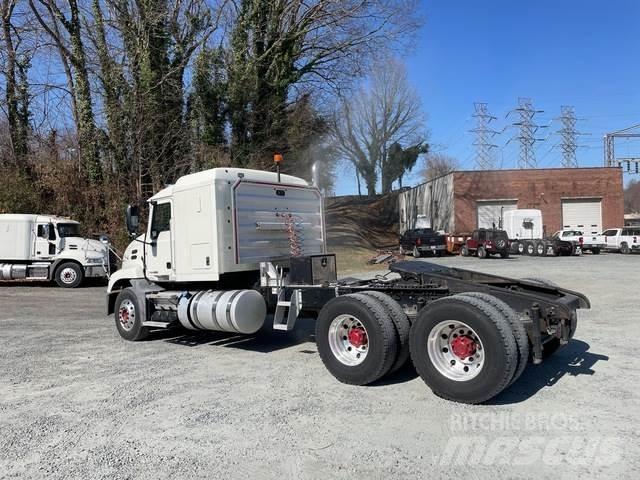 Mack CXU613 中古トラクターヘッド | トレーラーヘッド