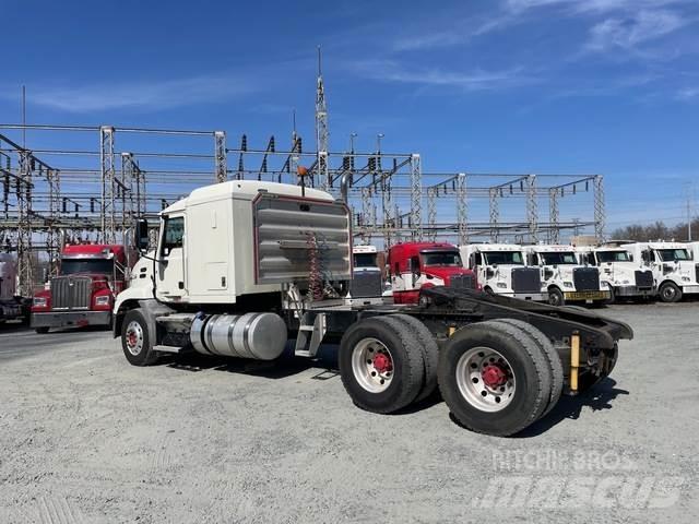 Mack CXU613 中古トラクターヘッド | トレーラーヘッド