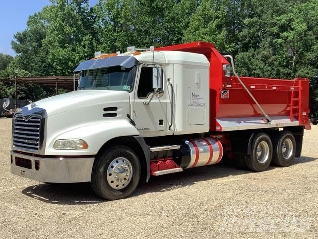 Mack CXU613 ダンプ
