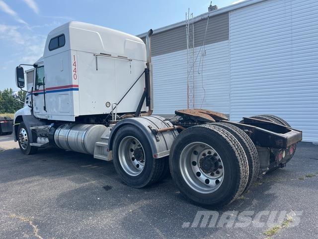 Mack CXU613 中古トラクターヘッド | トレーラーヘッド