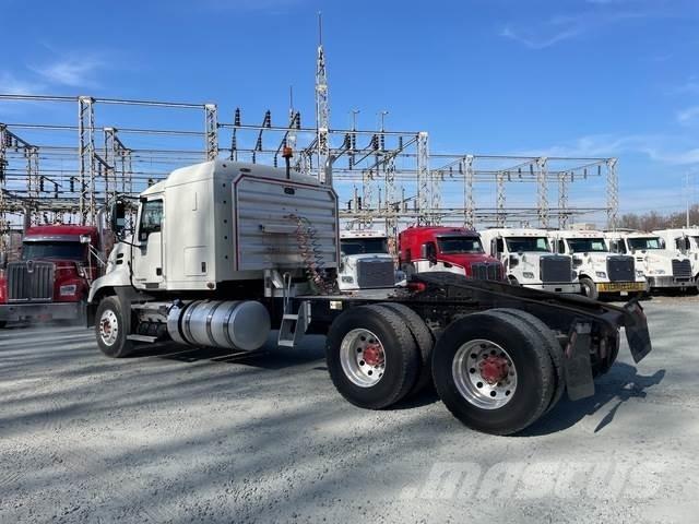 Mack CXU613 中古トラクターヘッド | トレーラーヘッド