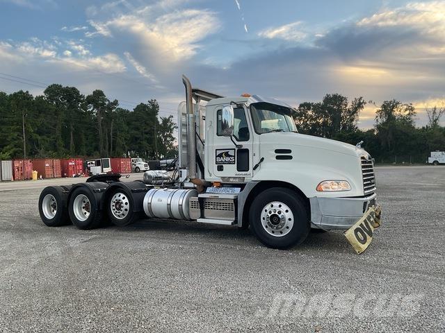 Mack CXU613 中古トラクターヘッド | トレーラーヘッド