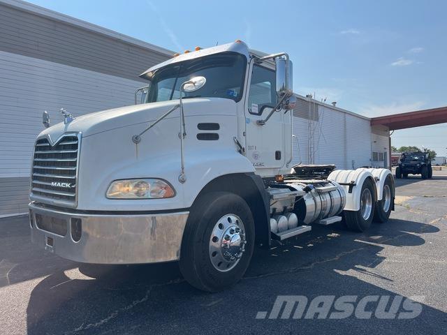 Mack CXU613 中古トラクターヘッド | トレーラーヘッド