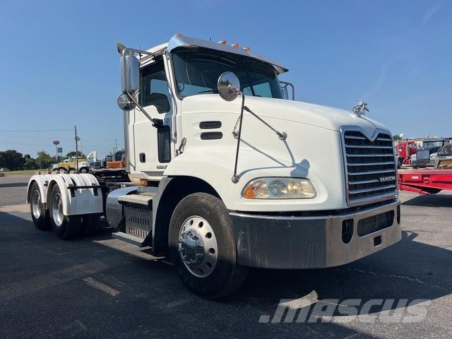 Mack CXU613 中古トラクターヘッド | トレーラーヘッド