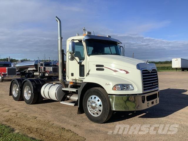 Mack CXU613 中古トラクターヘッド | トレーラーヘッド