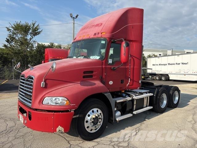 Mack CXU613 中古トラクターヘッド | トレーラーヘッド