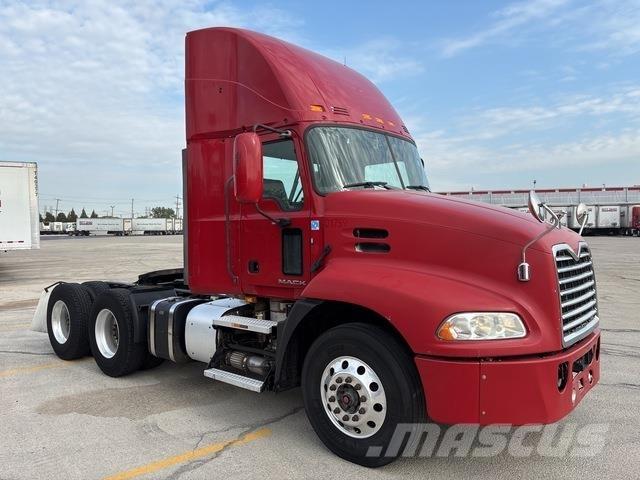 Mack CXU613 中古トラクターヘッド | トレーラーヘッド