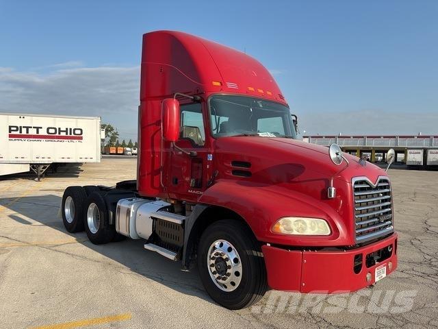 Mack CXU613 中古トラクターヘッド | トレーラーヘッド