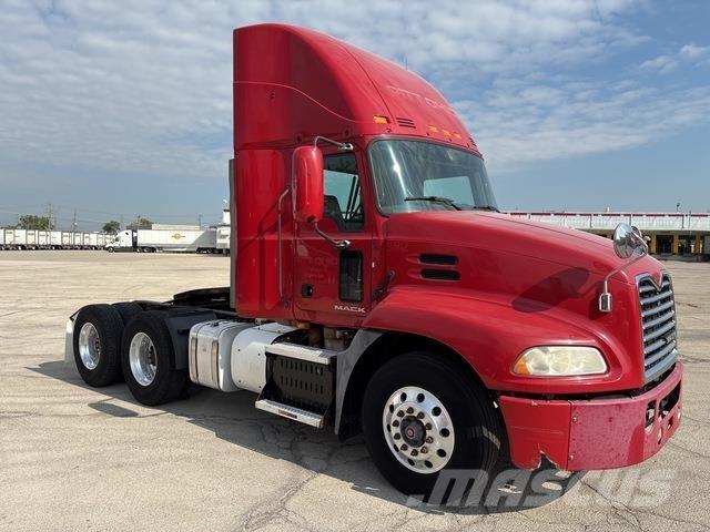 Mack CXU613 中古トラクターヘッド | トレーラーヘッド