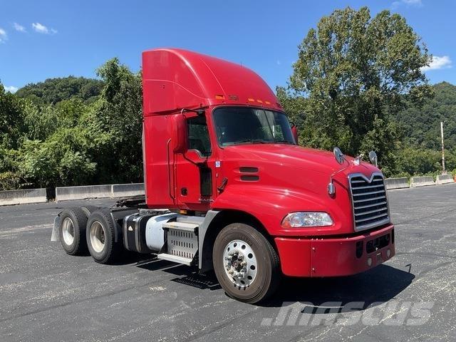 Mack CXU613 中古トラクターヘッド | トレーラーヘッド