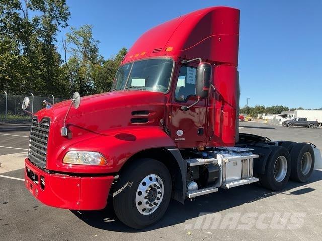 Mack CXU613 中古トラクターヘッド | トレーラーヘッド