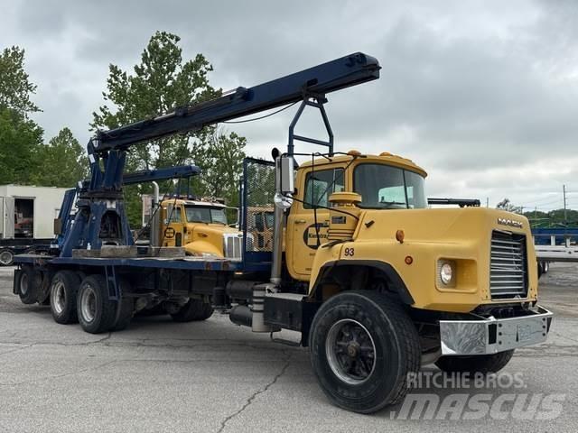 Mack DM688S その他トラック