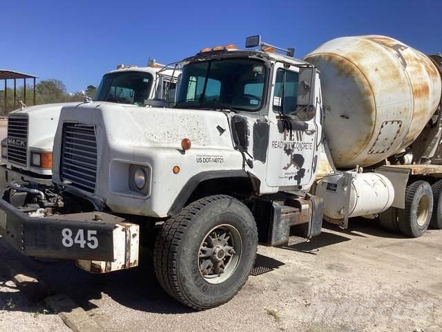 Mack DM690S その他トラック