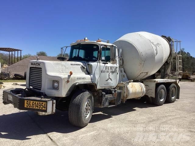 Mack DM690S その他トラック