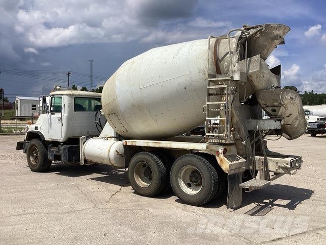 Mack DM690S その他トラック