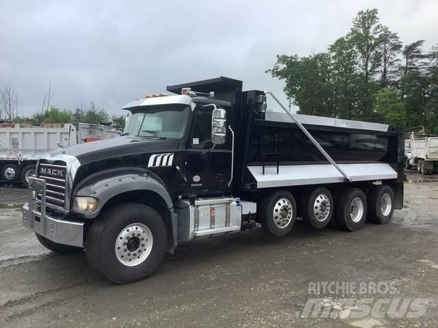 Mack GR64F ダンプ