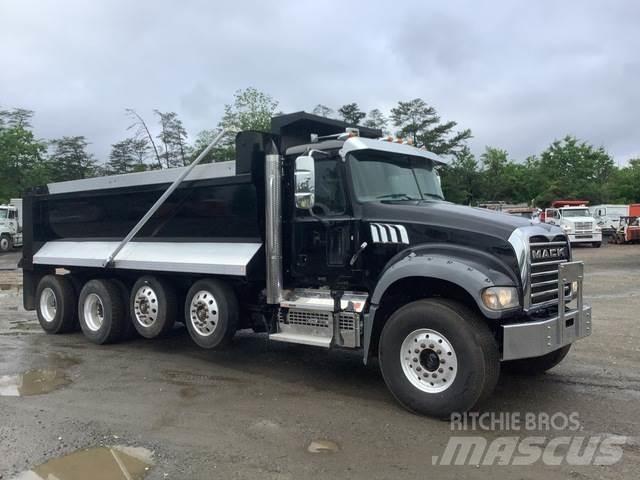 Mack GR64F ダンプ