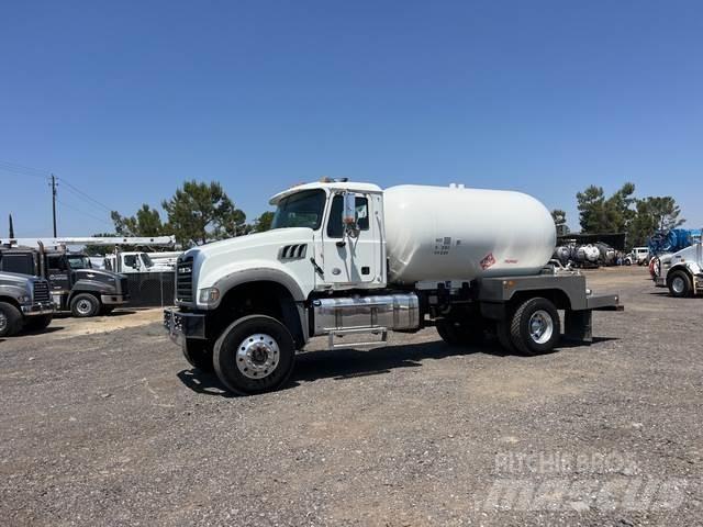 Mack GU432 タンカートラック