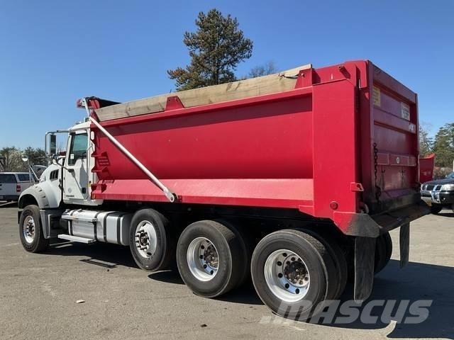 Mack GU713 ダンプ