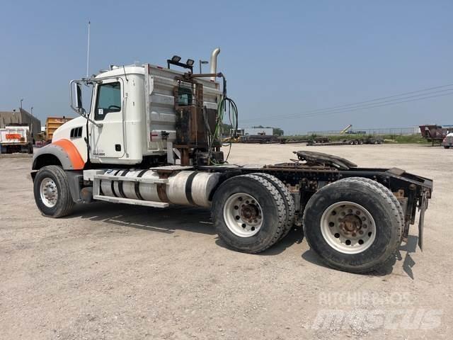 Mack GU713 中古トラクターヘッド | トレーラーヘッド