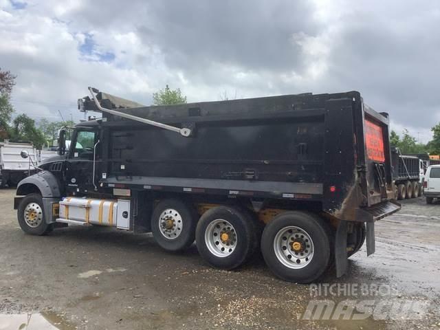 Mack GU713 ダンプ