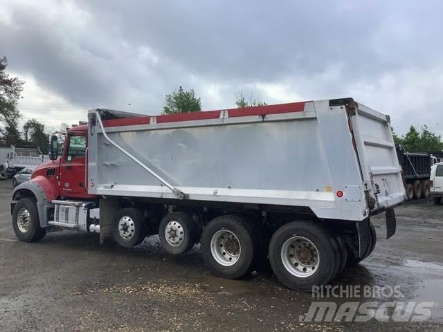 Mack GU713 ダンプ