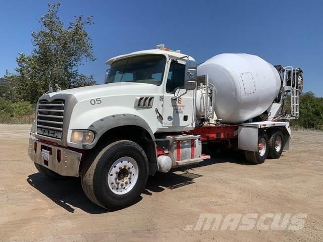 Mack GU713 その他トラック