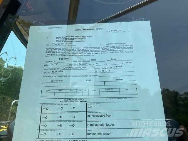 Mack GU713 スノーブレードとプラウ