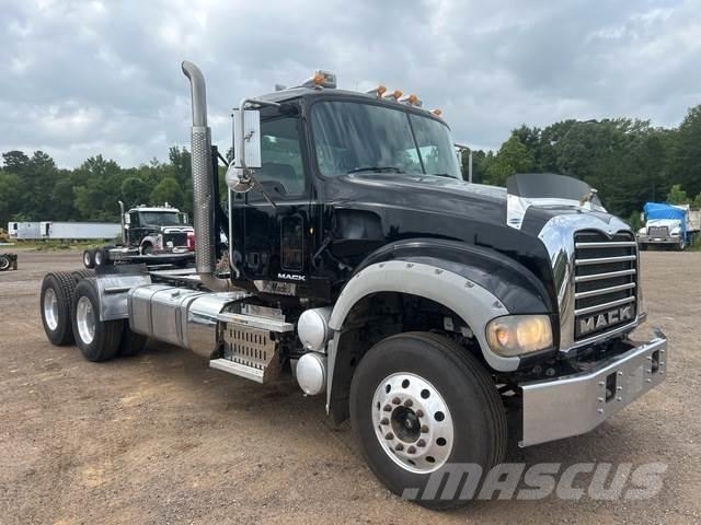 Mack GU713 中古トラクターヘッド | トレーラーヘッド