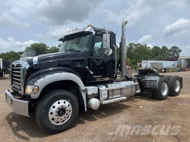 Mack GU713 中古トラクターヘッド | トレーラーヘッド