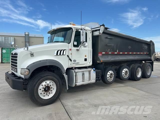 Mack GU713 ダンプ