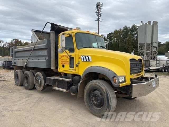 Mack GU713 ダンプ
