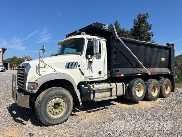 Mack GU713 ダンプ