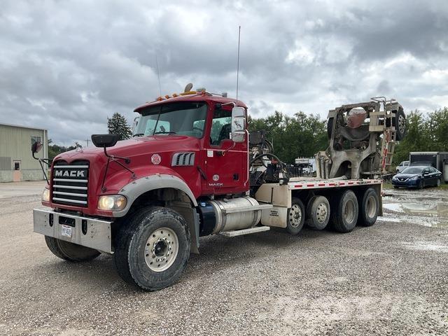 Mack GU713 その他トラック