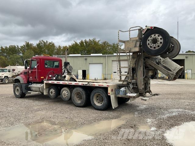 Mack GU713 その他トラック