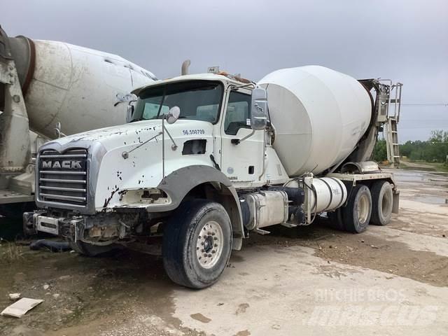 Mack GU813 その他トラック