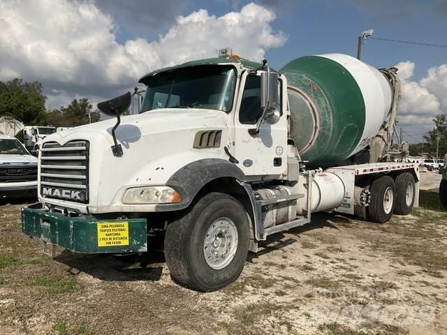 Mack GU813 その他トラック