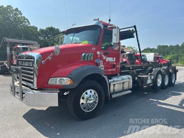 Mack GU813 スキップローダートラック