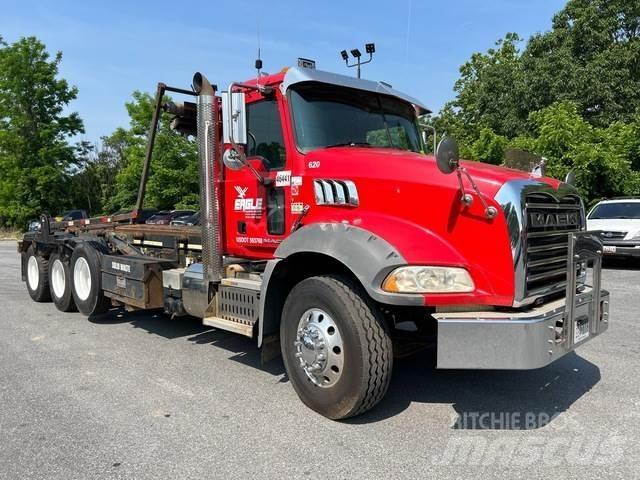 Mack GU813 スキップローダートラック