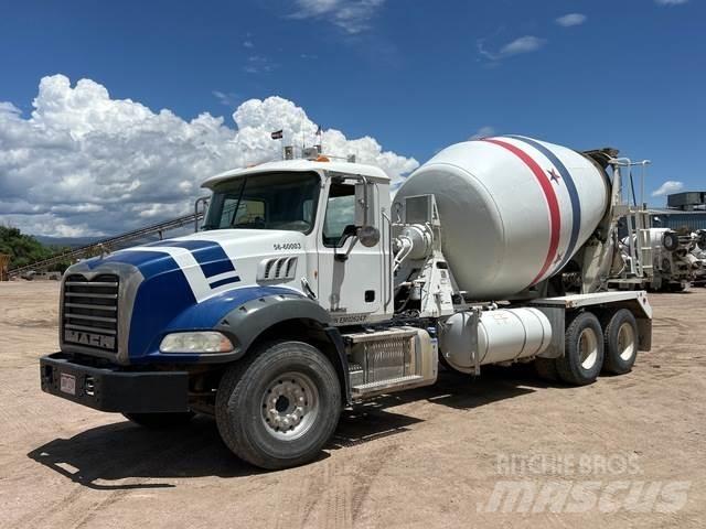 Mack GU813 その他トラック
