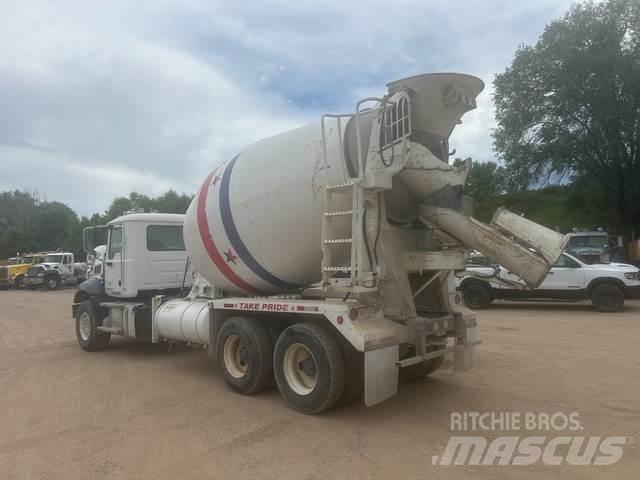 Mack GU813 その他トラック