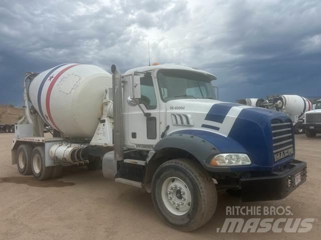 Mack GU813 その他トラック