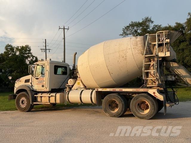 Mack GU813 その他トラック