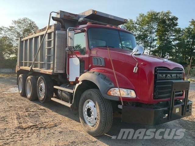 Mack GU813 ダンプ