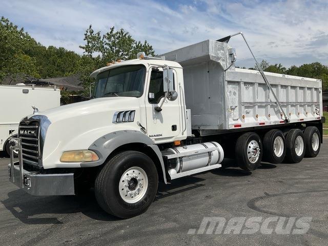 Mack GU813 ダンプ