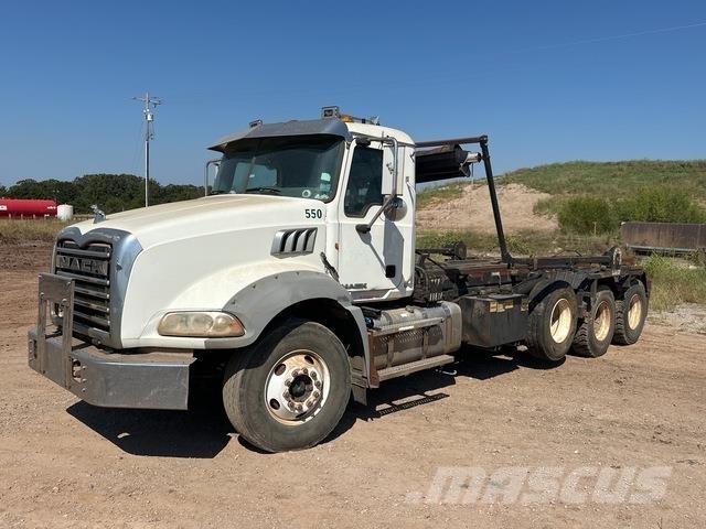 Mack GU813 スキップローダートラック