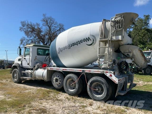 Mack GU813 その他トラック