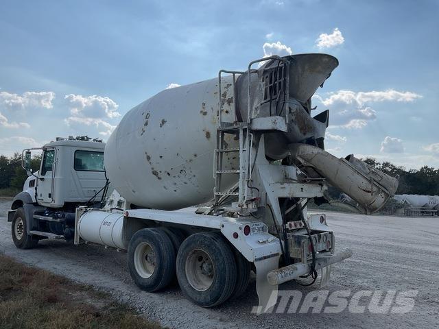 Mack GU813 その他トラック