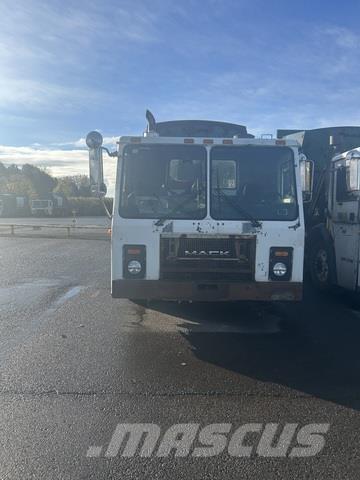 Mack LE613 塵芥車、パッカー車