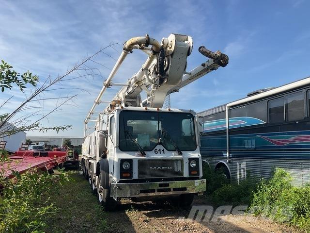 Mack MR688S コンクリートポンプ車